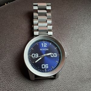 Nixong Watch